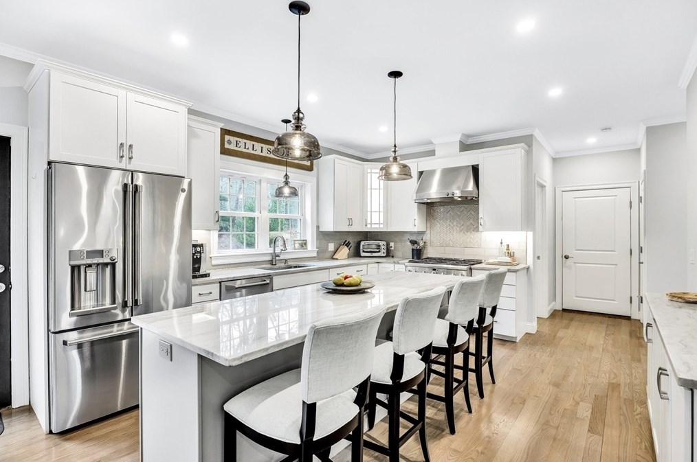 1432 Old Sandwich Rd, Plymouth MA  02360-2500 exterior