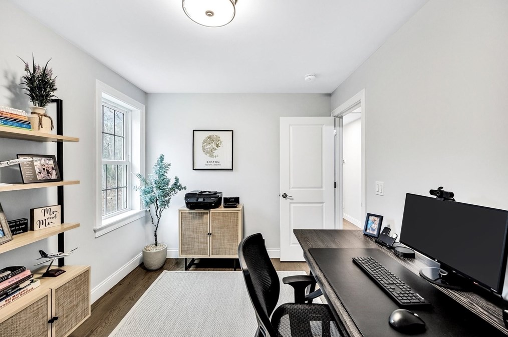 1432 Old Sandwich Rd, Plymouth MA  02360-2500 exterior