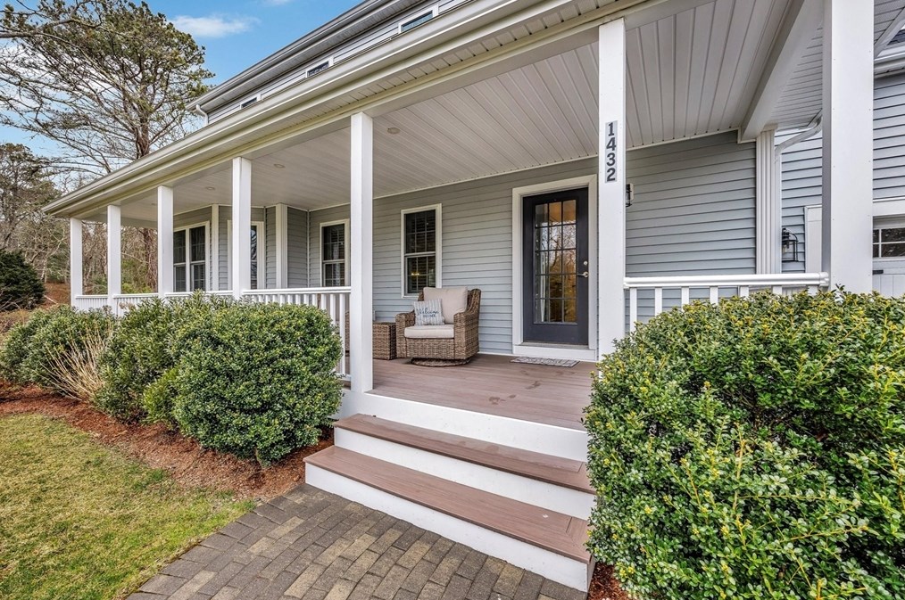 1432 Old Sandwich Rd, Plymouth MA  02360-2500 exterior