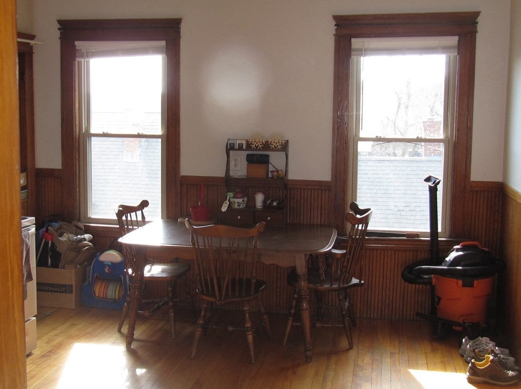 9 Greendale Ave, Worcester MA 01606 exterior