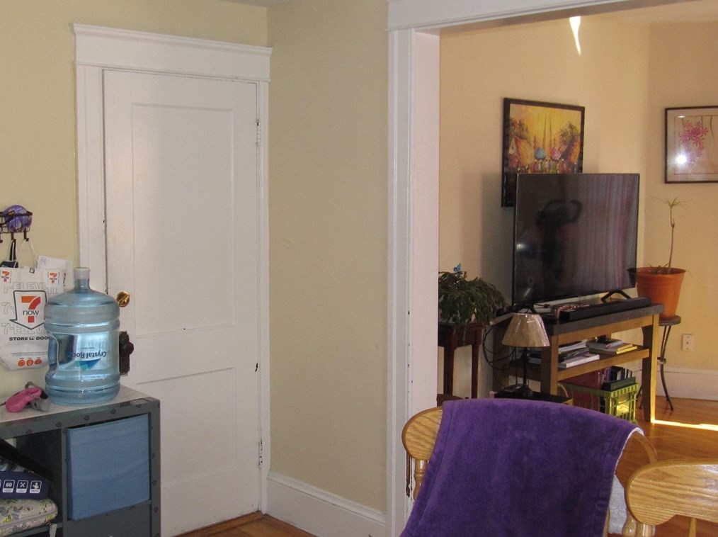 9 Greendale Ave, Worcester MA 01606 exterior