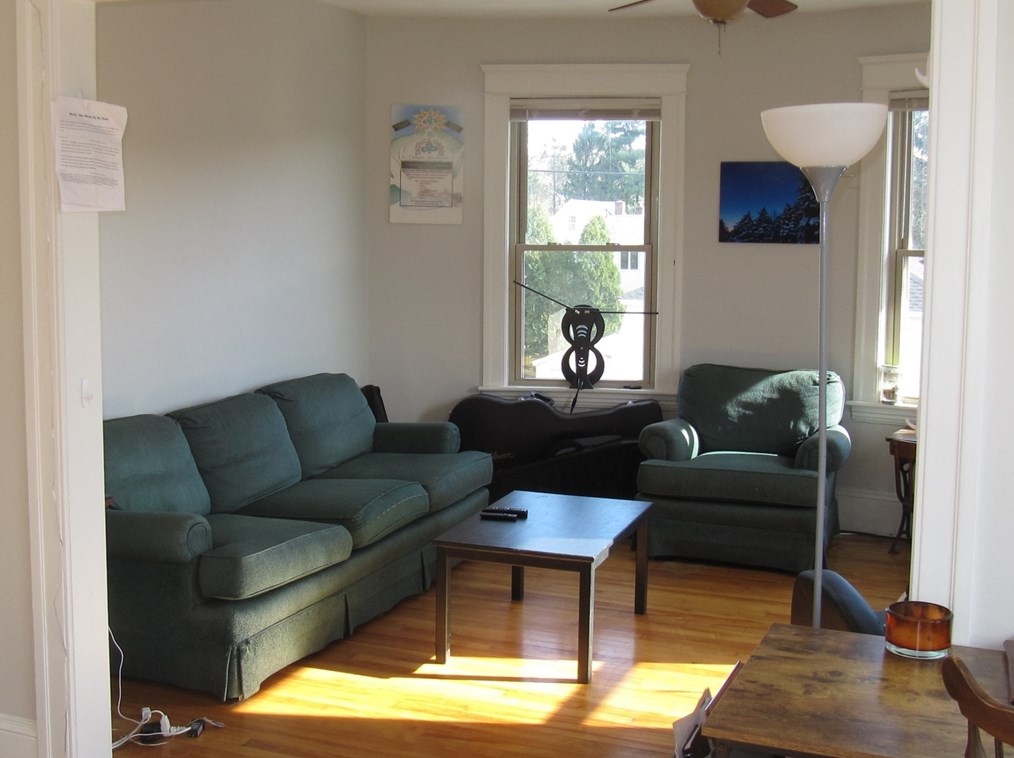 9 Greendale Ave, Worcester MA 01606 exterior