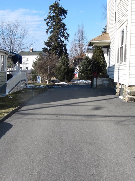 9 Greendale Ave, Worcester MA 01606 exterior