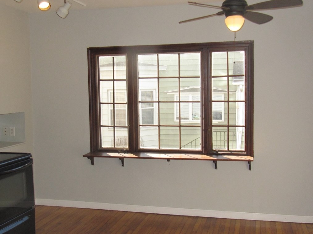 9 Greendale Ave, Worcester MA 01606 exterior