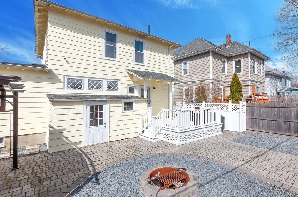 24 Jonathan St, New Bedford MA  02740-2432 exterior