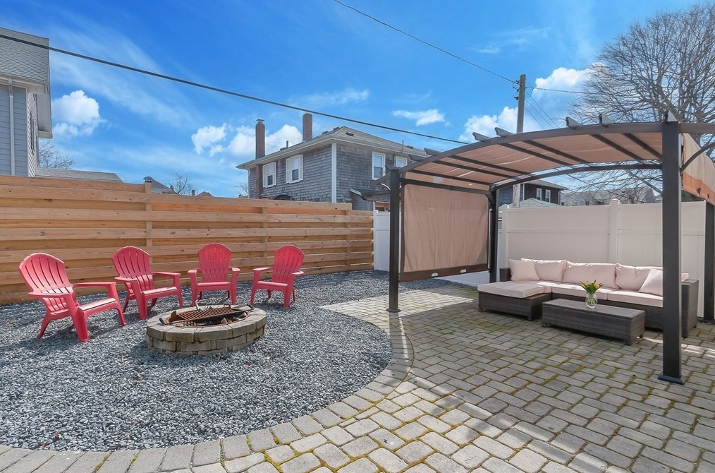 24 Jonathan St, New Bedford MA  02740-2432 exterior