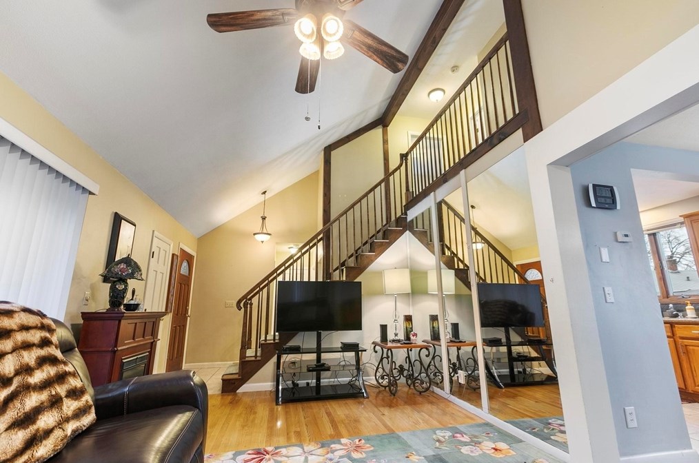 361 Lk Ave, Worcester MA 01604-1311 exterior