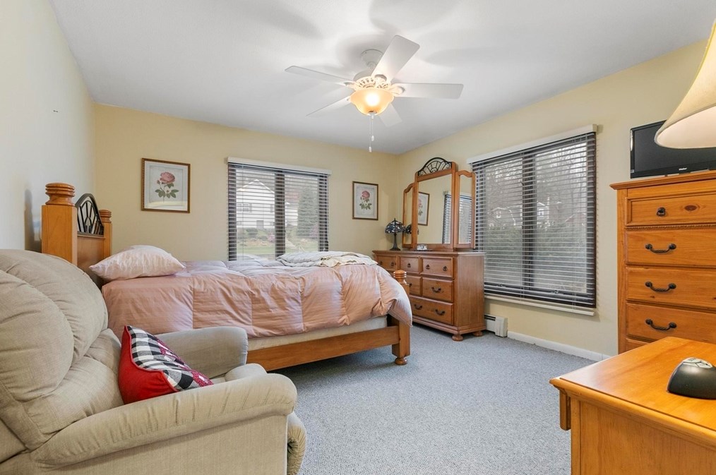 361 Lk Ave, Worcester MA 01604-1311 exterior