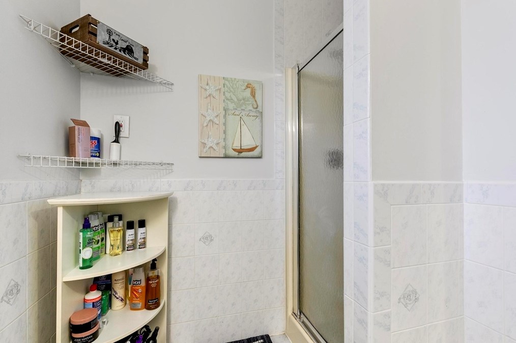 361 Lk Ave, Worcester MA 01604-1311 exterior