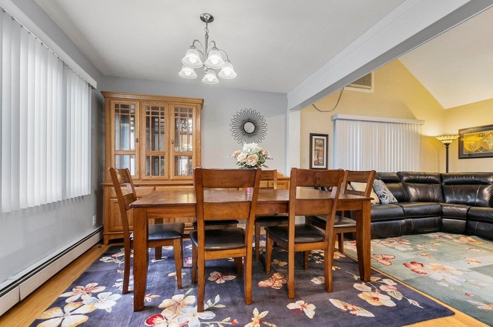 361 Lk Ave, Worcester MA 01604-1311 exterior