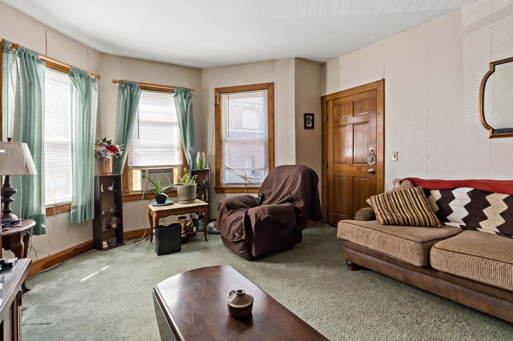 311 Collette St, New Bedford MA 02746-2422 exterior