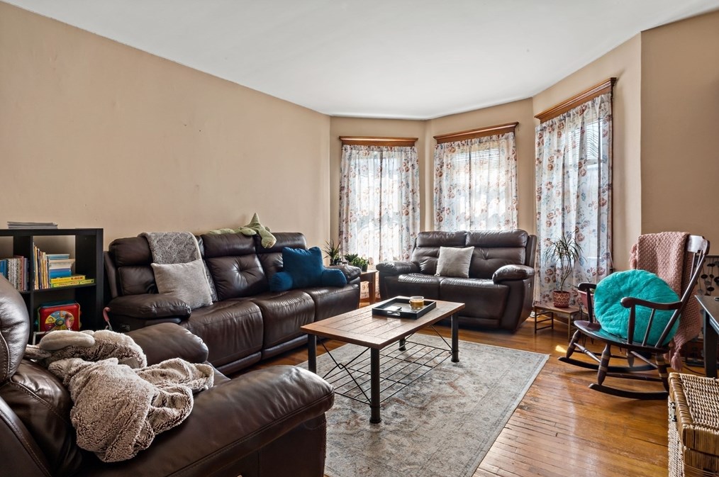 311 Collette St, New Bedford MA 02746-2422 exterior