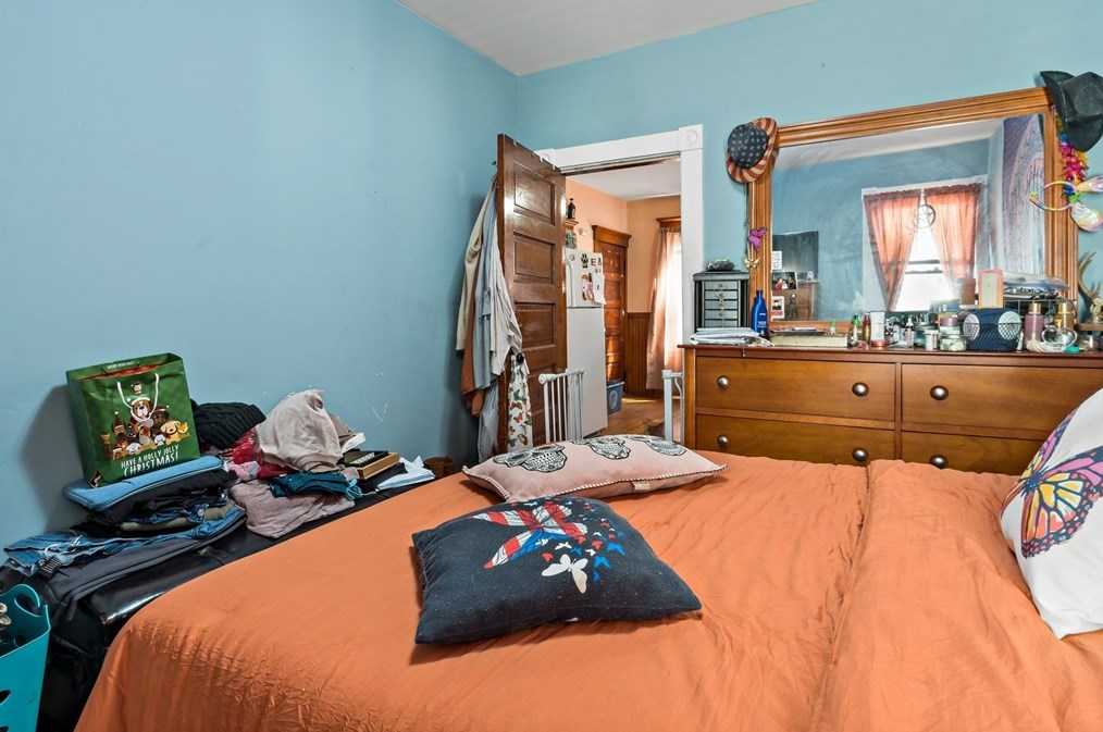 311 Collette St, New Bedford MA 02746-2422 exterior