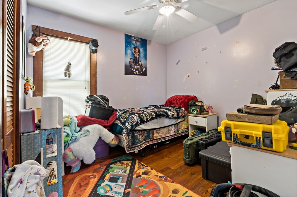 311 Collette St, New Bedford MA 02746-2422 exterior