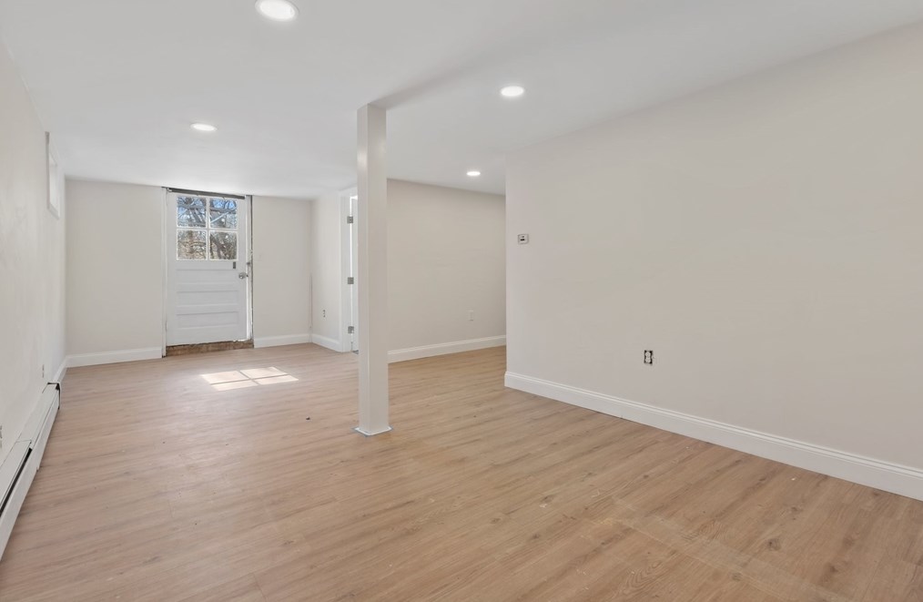 12 Hara St, Worcester MA  01604-1406 exterior