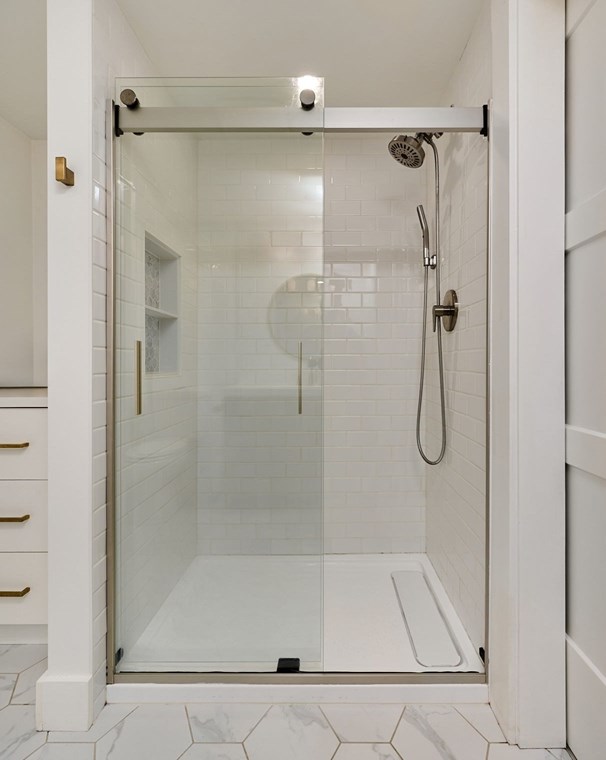 130 Delaney Ave, Chicopee MA 01013-1311 exterior