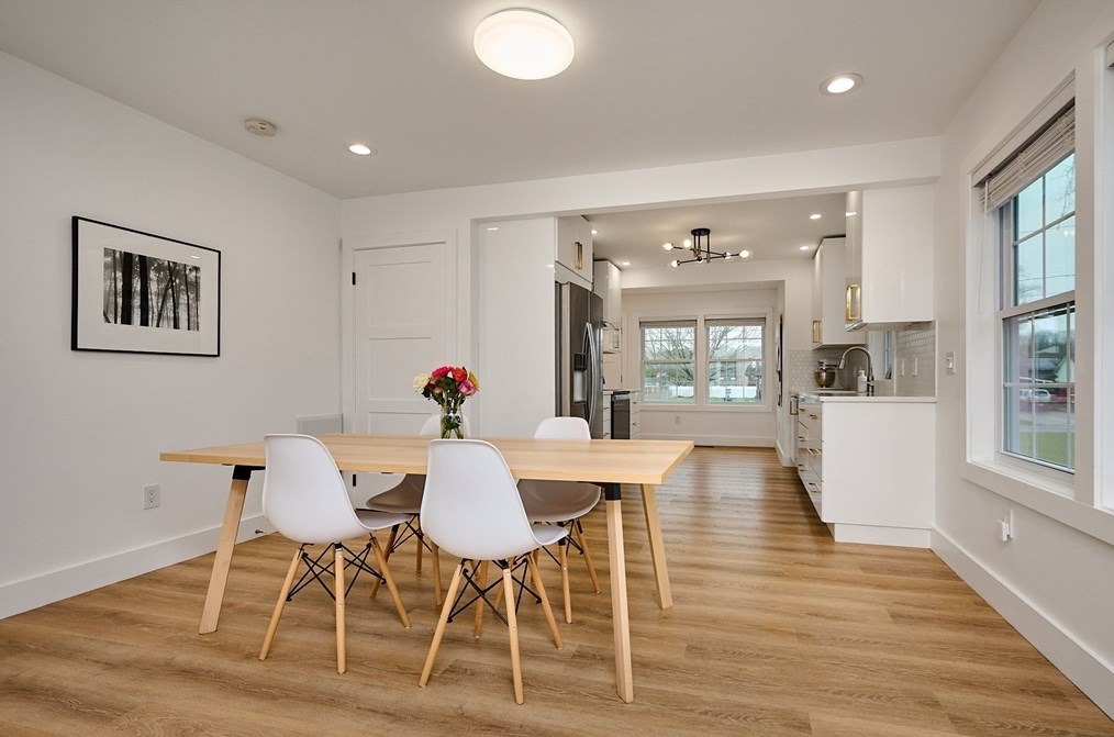 130 Delaney Ave, Chicopee MA 01013-1311 exterior