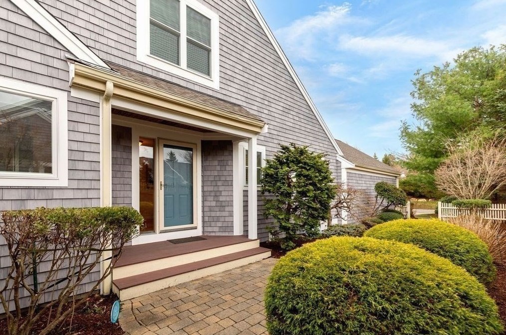 19 Alice Mullens Way, Plymouth MA 02360-8808 exterior