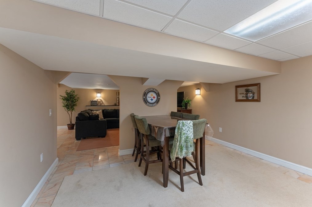 47 Hiller Dr, Seekonk MA 02771 exterior