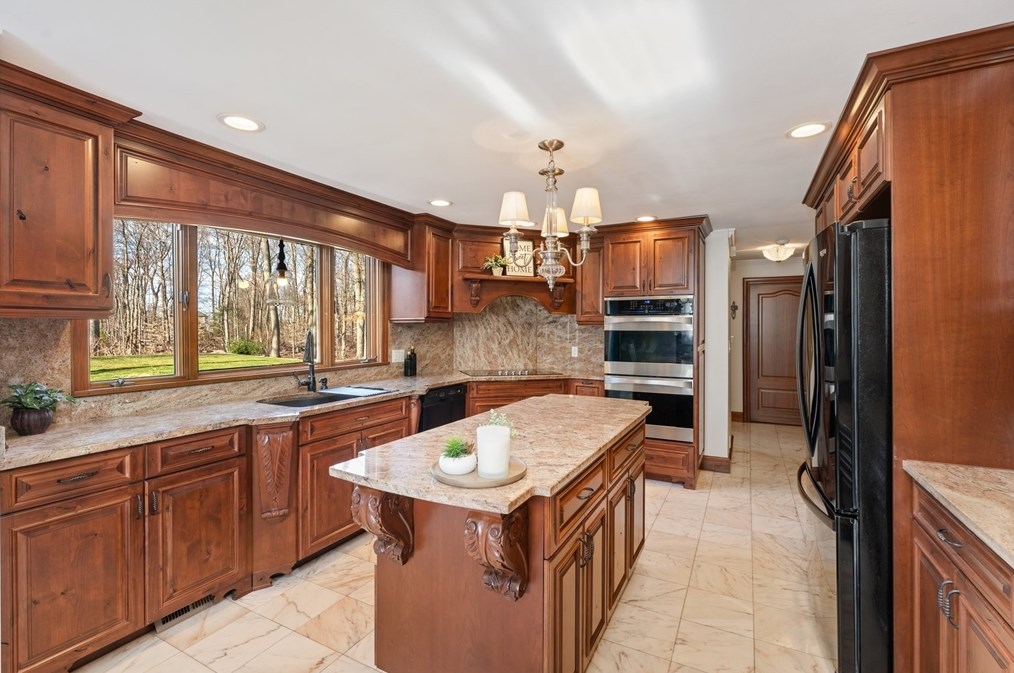 47 Hiller Dr, Seekonk MA 02771 exterior