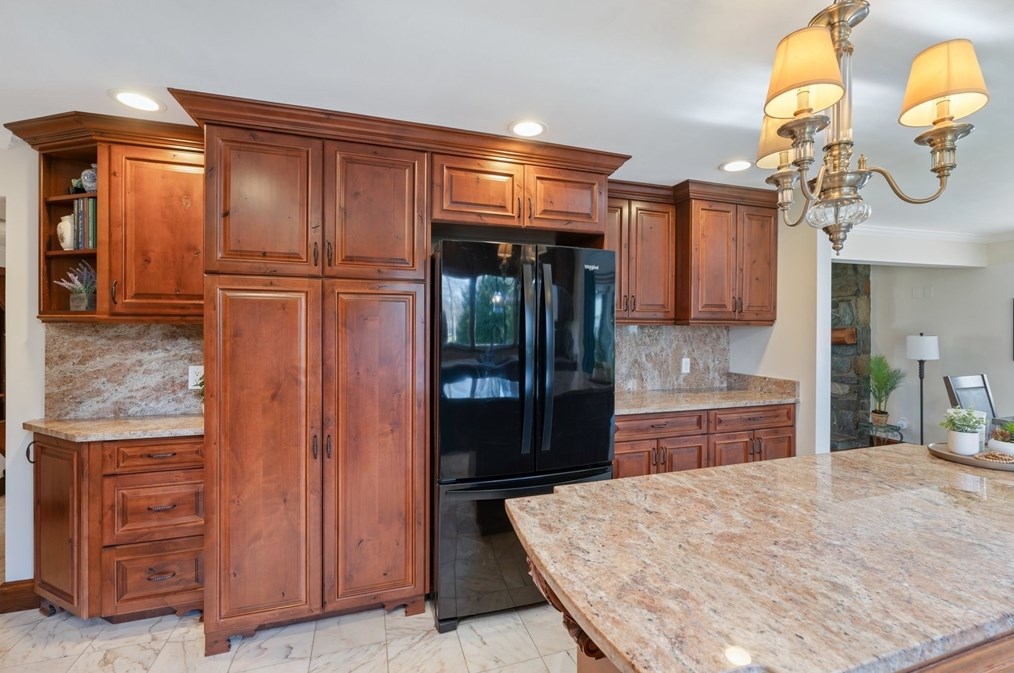 47 Hiller Dr, Seekonk MA 02771 exterior