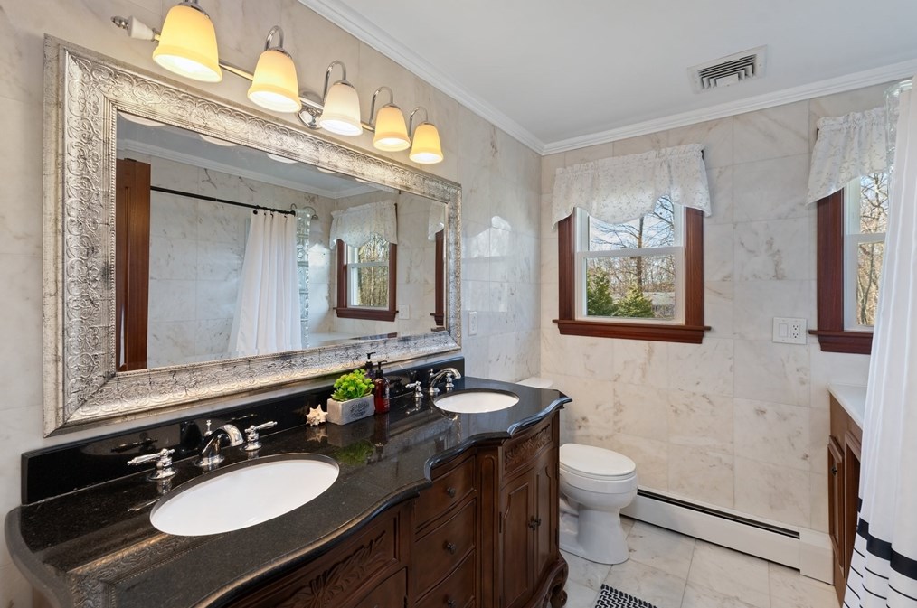 47 Hiller Dr, Seekonk MA 02771 exterior