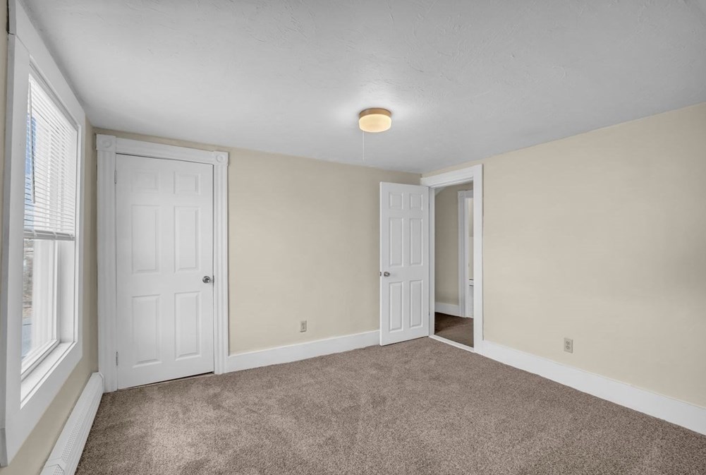 29 Battles St, Leominster MA 01453-1599 exterior