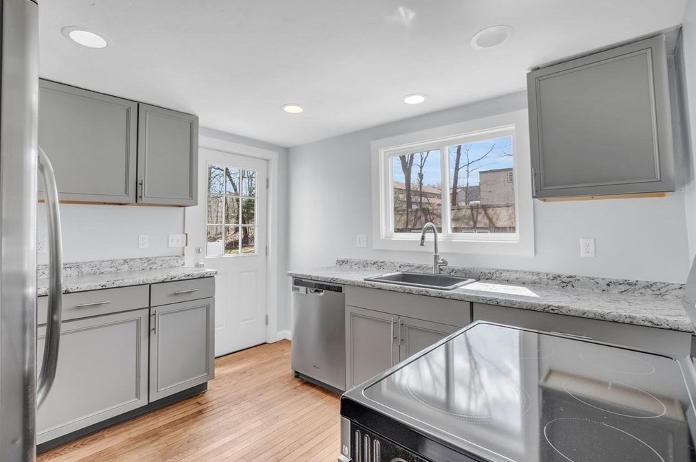 29 Battles St, Leominster MA 01453-1599 exterior