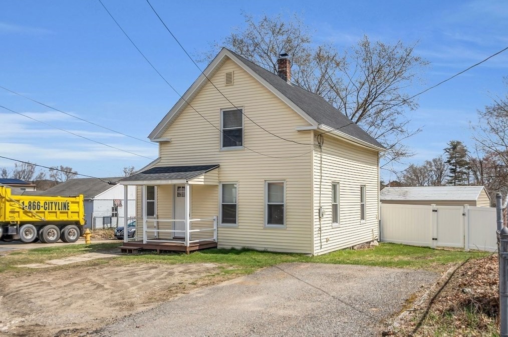 29 Battles St, Leominster MA 01453-1599 exterior