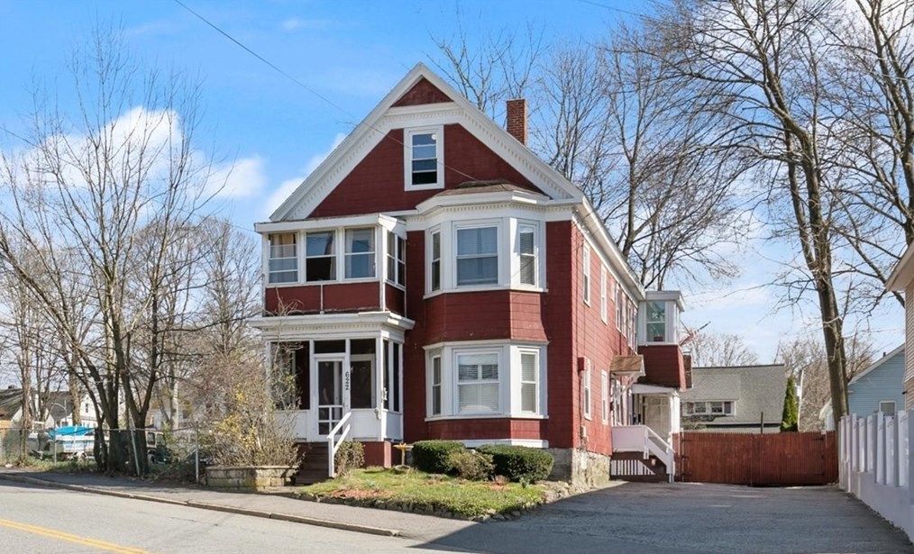 622 Haverhill St, Lawrence MA 01840-1712 exterior