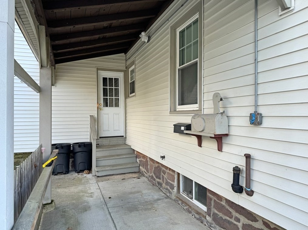 149 School St, Greenfield MA  01301-2520 exterior