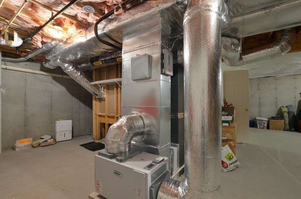 13 Blue Meadow Ct, Bourne MA 02532-8343 exterior