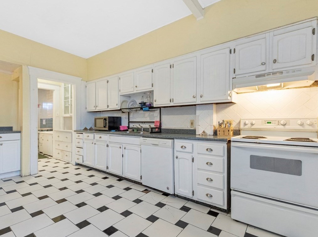 436 Waverley Oaks Rd, Waltham MA 02452-6209 exterior