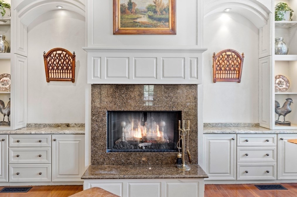 15 Mansion Dr, Topsfield MA 01983-1109 exterior