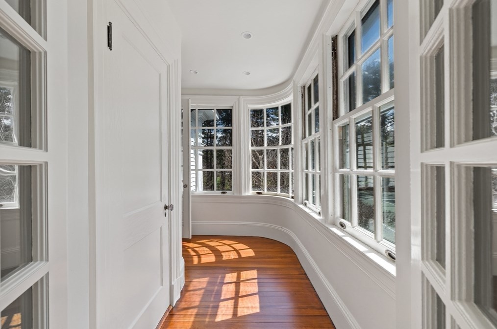 15 Mansion Dr, Topsfield MA 01983-1109 exterior