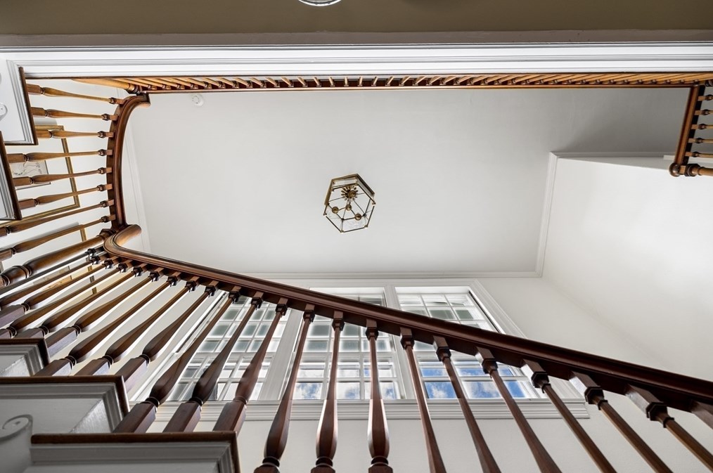 15 Mansion Dr, Topsfield MA 01983-1109 exterior