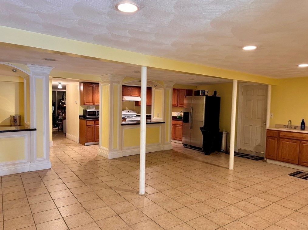 222 Main St, Haverhill MA 01833-2009 exterior