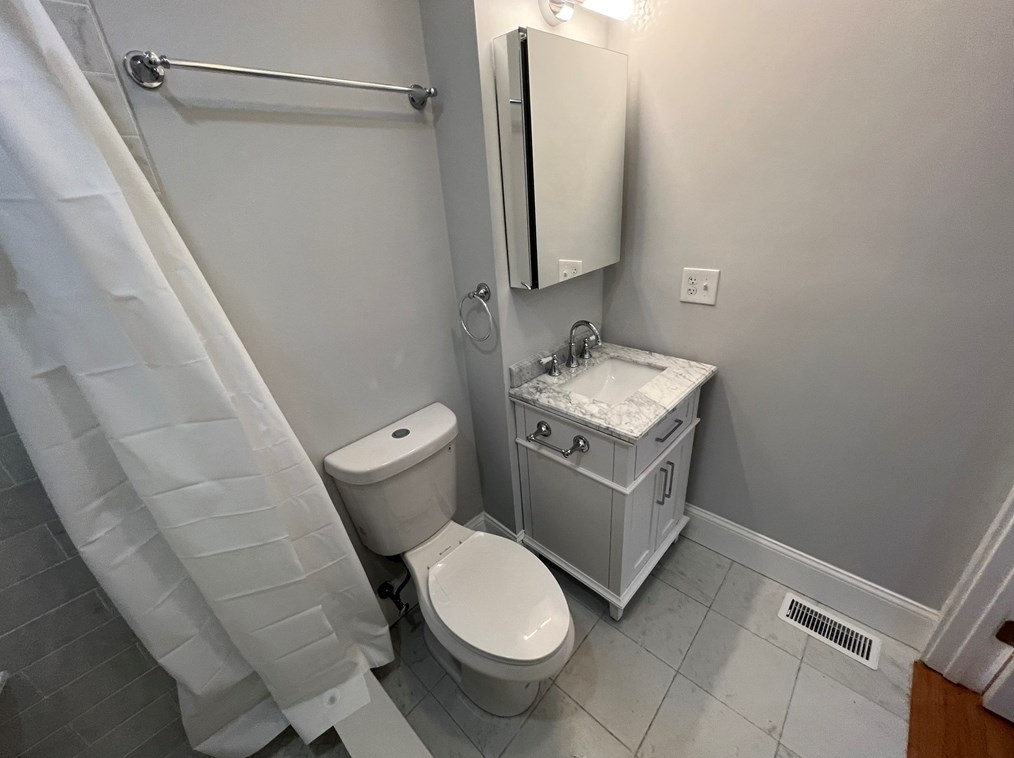 372 Oxford St, Cambridge MA 02140 exterior