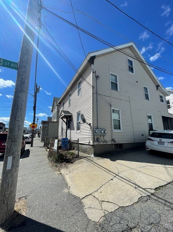 153 Cross St, Lowell MA 01854-4243 exterior