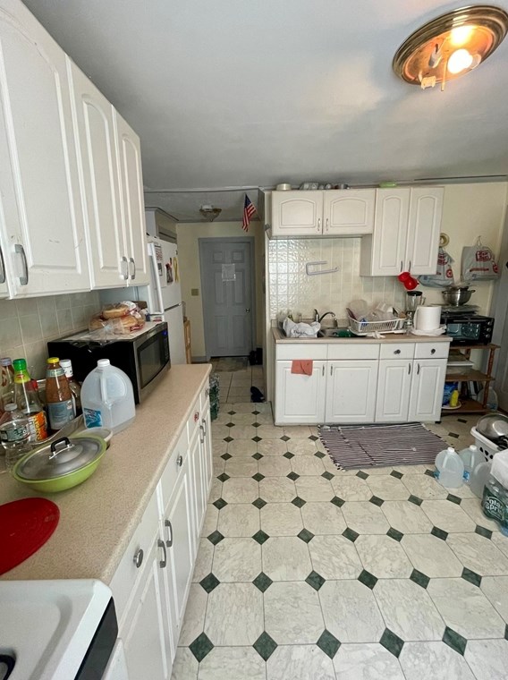 153 Cross St, Lowell MA 01854-4243 exterior