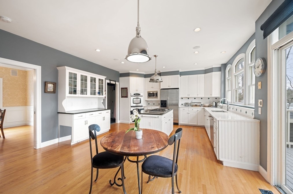 1 Cordial Way, Natick MA 01760-5656 exterior