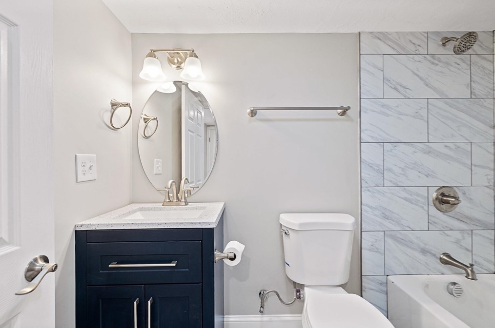 21 Warren St, North Brookfield MA  01535-1508 exterior