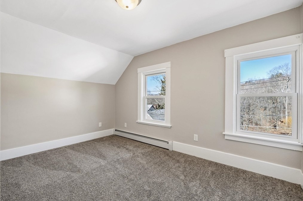 21 Warren St, North Brookfield MA  01535-1508 exterior