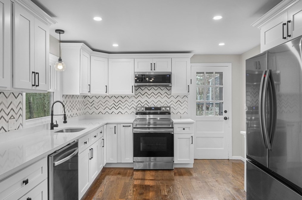 115 Essex St, Mansfield MA  02048-3202 exterior