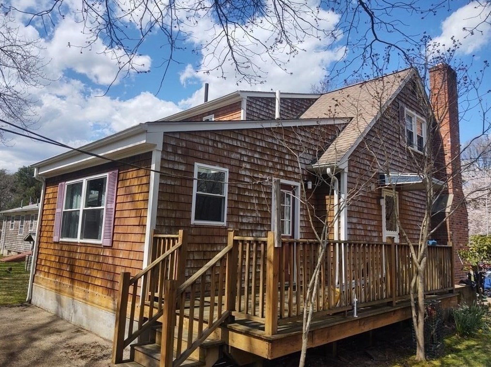 8 Birch St, Seekonk MA 02771-4901 exterior