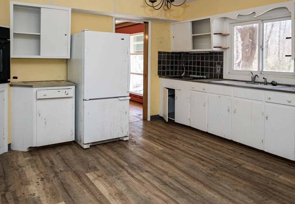 252 Thompson Rd, Webster MA  01570-1507 exterior