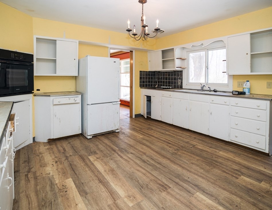 252 Thompson Rd, Webster MA  01570-1507 exterior