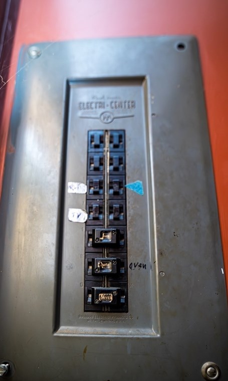 252 Thompson Rd, Webster MA  01570-1507 exterior