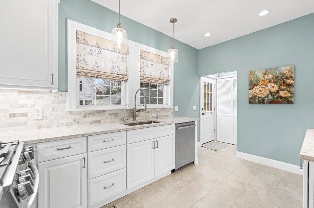 225 Weston St, Waltham MA  02453-1709 exterior