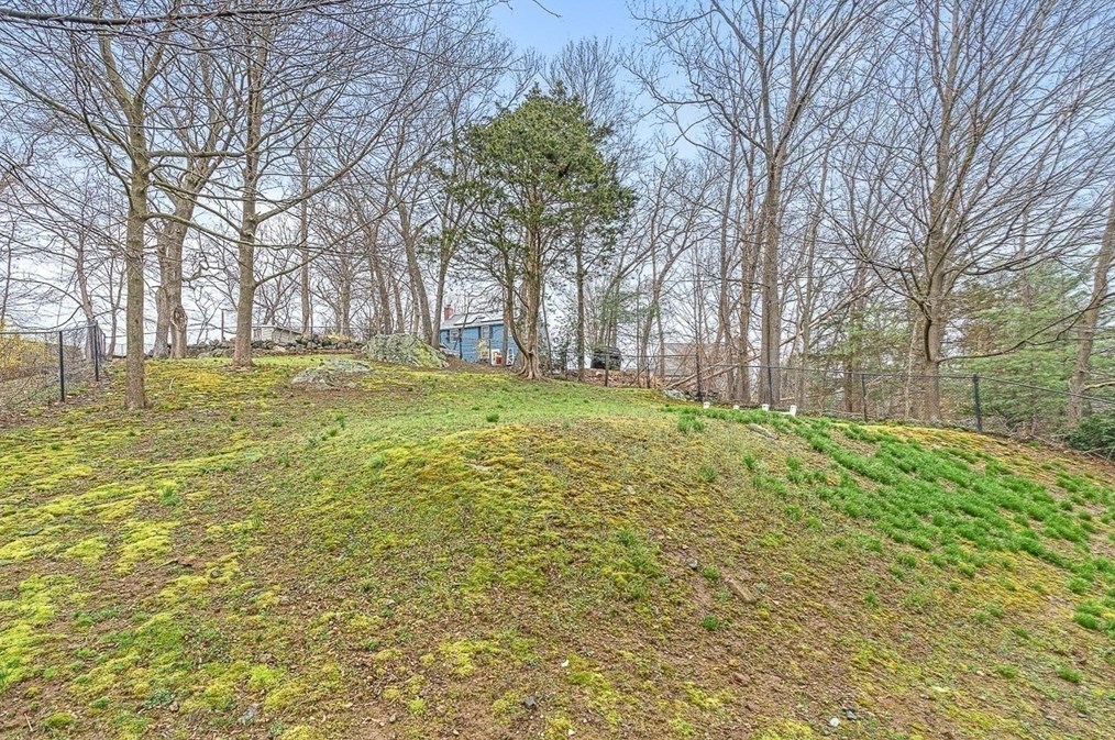 225 Weston St, Waltham MA  02453-1709 exterior